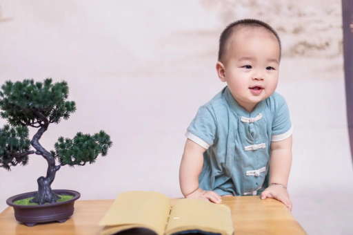 赤壁宝宝脸上小白点